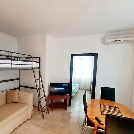 Almi - The Cliff Apartmán *