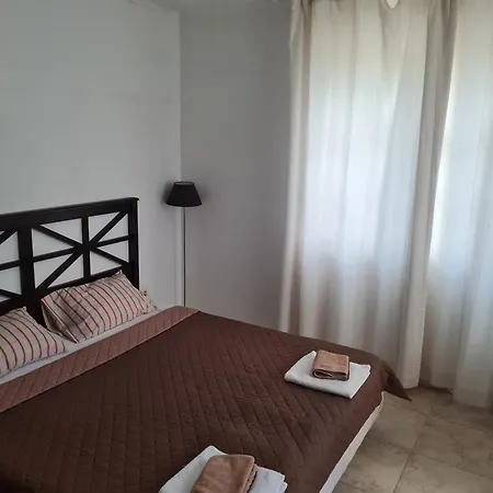 Almi - The Cliff Apartman