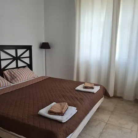 Almi - The Cliff Apartman