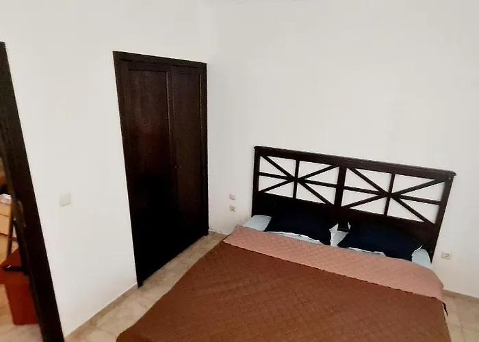 Almi - The Cliff Apartment Obzor