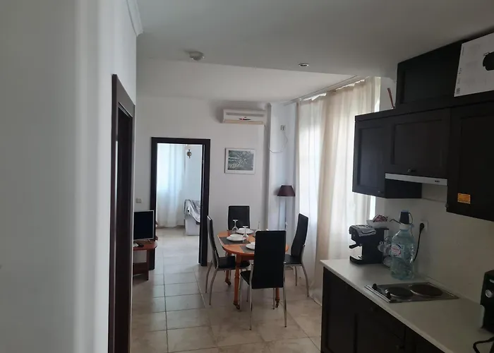 Almi - The Cliff * Obzor